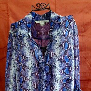 Diane von Furstenberg blue snakeskin print silk blouse, size 4 - like new
